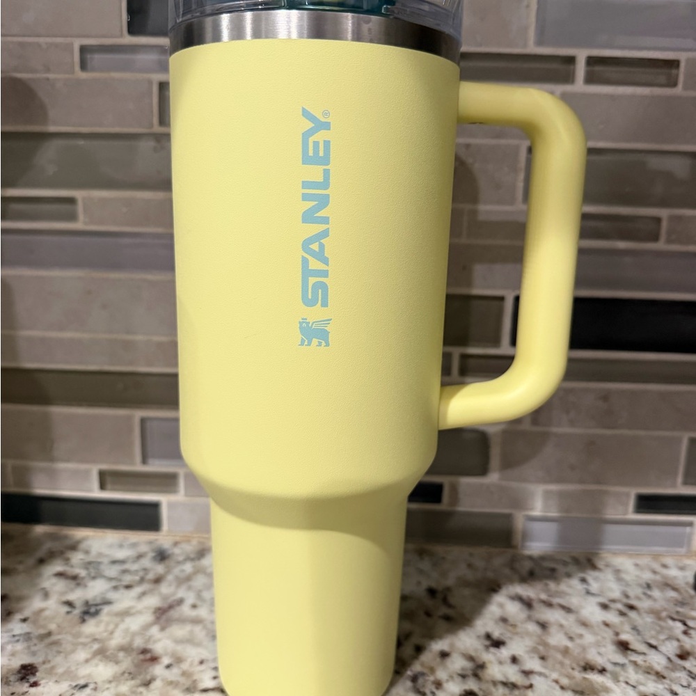 Stanley 40 oz quencher protour flip straw tumbler